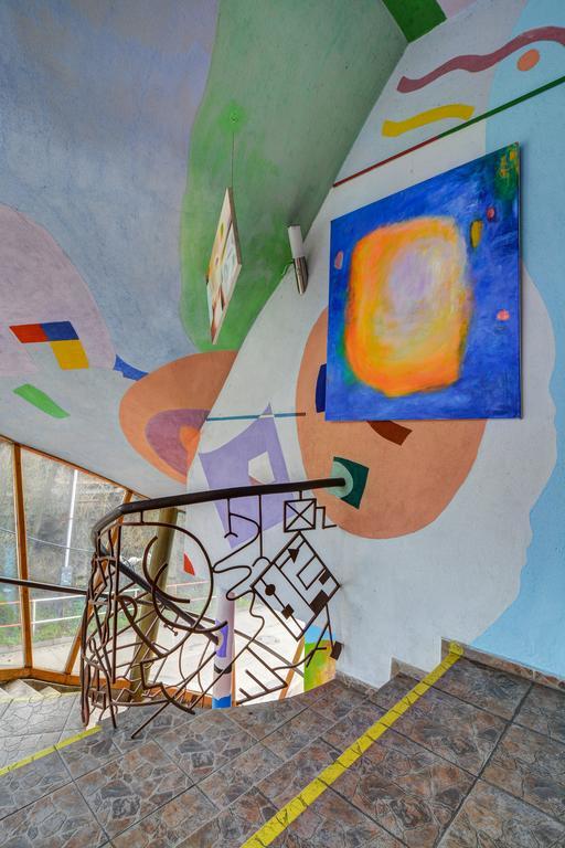 Hotel Sebarozvoja S Moznostou Ziskania Poznania A Inspirujucich Prostriedkov Na Uplatnovanie Vedomia, Premenu Seba A Prostredia Interieru Bratislava